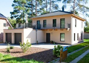Stadthäuser - Villa mit Garage